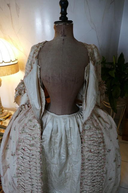 45 antique robe a la Francaise 1770