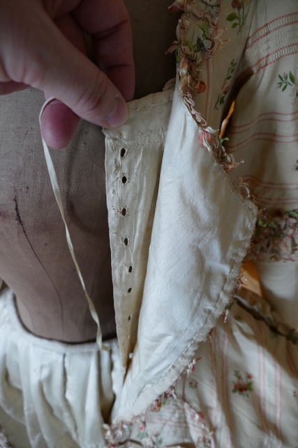 47 antique robe a la Francaise 1770