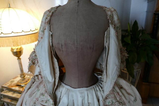 48 antique robe a la Francaise 1770
