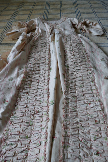 51 antique robe a la Francaise 1770