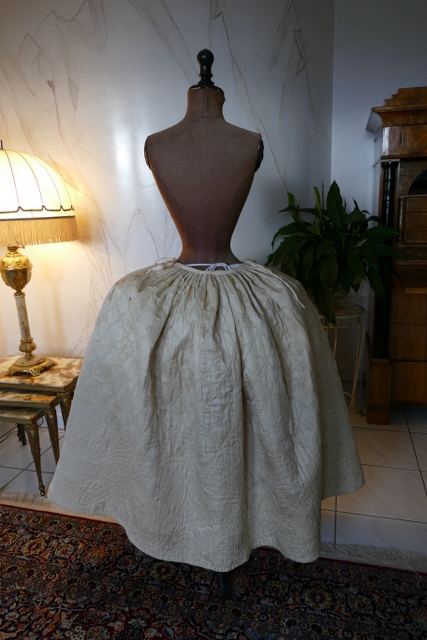 58 antique robe a la Francaise 1770