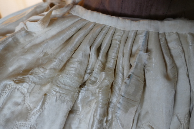 59 antique robe a la Francaise 1770