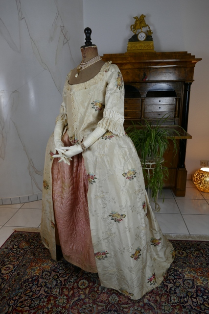 12 antique rococo robe a l anglaise 1770