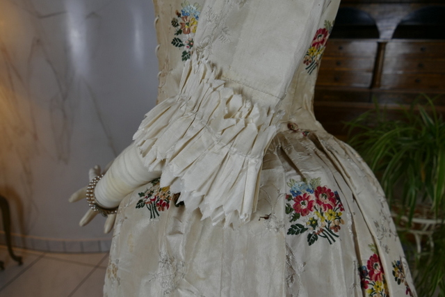 15 antique rococo robe a l anglaise 1770