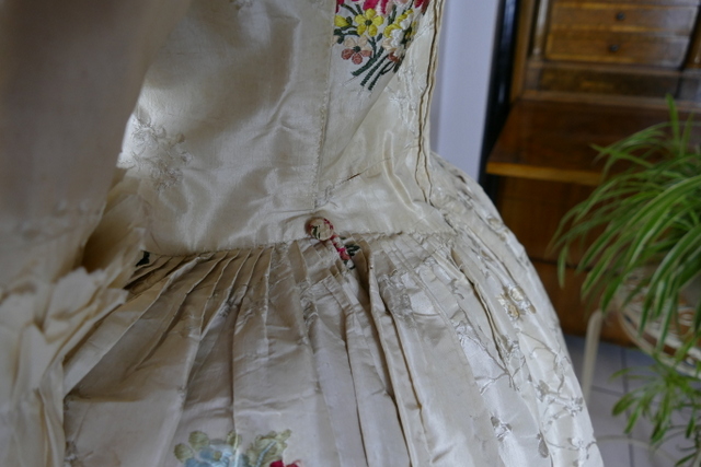 17 antique rococo robe a l anglaise 1770