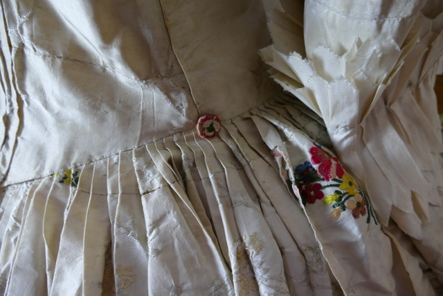 22 antique rococo robe a l anglaise 1770