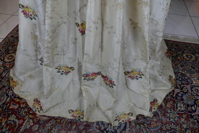 26 antique rococo robe a l anglaise 1770