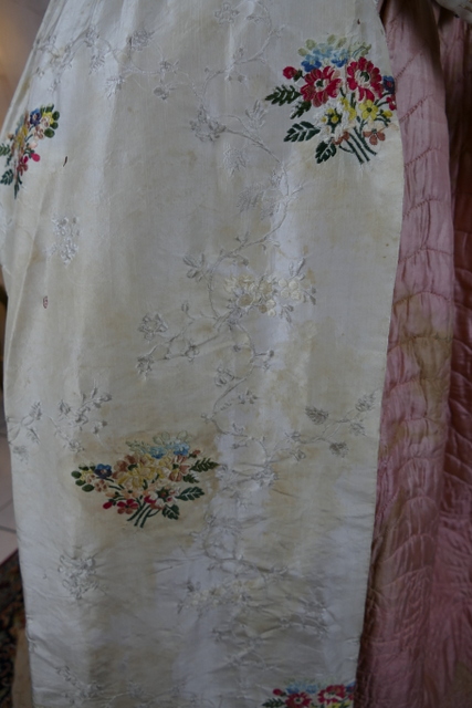 31 antique rococo robe a l anglaise 1770