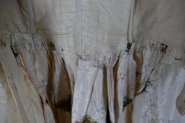 39 antique rococo robe a l anglaise 1770