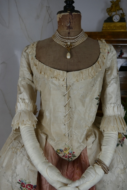 4 antique rococo robe a l anglaise 1770