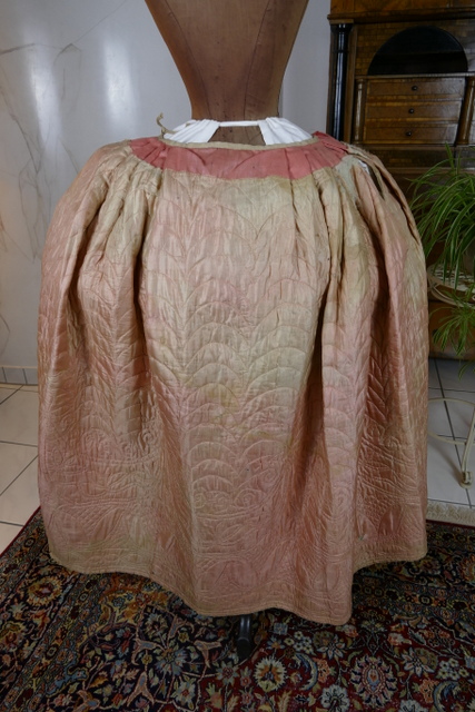 52 antique rococo robe a l anglaise 1770