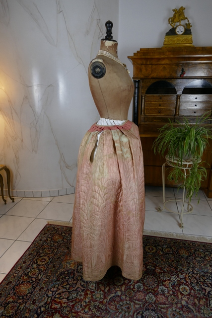 54 antique rococo robe a l anglaise 1770