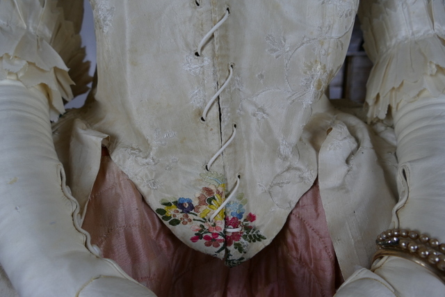 6 antique rococo robe a l anglaise 1770