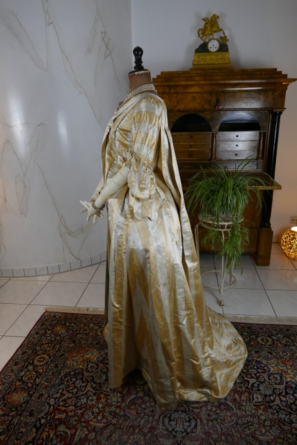 17 Rococo Manteau Robe a la Francaise 1770