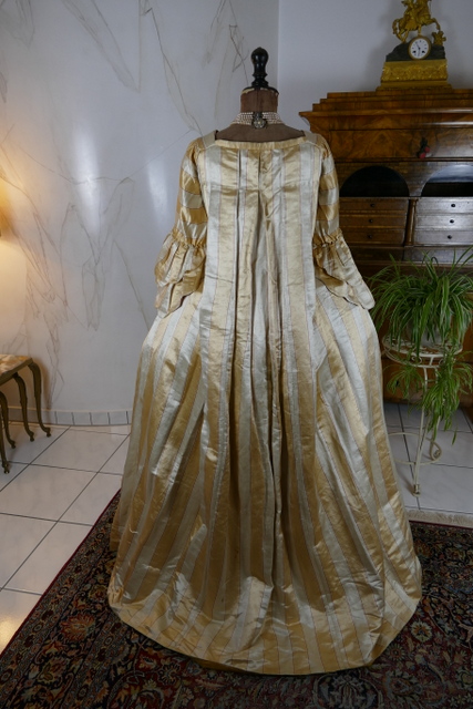 21 Rococo Manteau Robe a la Francaise 1770