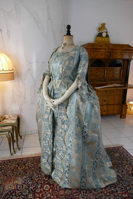 15 antique robe a la francaise 1770