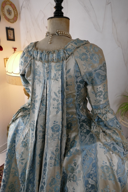 26 antique robe a la francaise 1770
