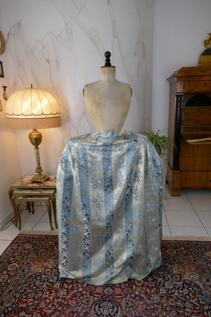 40 antique robe a la francaise 1770