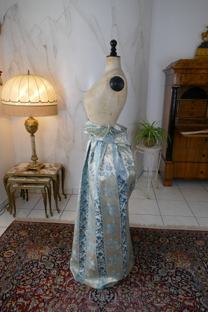 42 antique robe a la francaise 1770