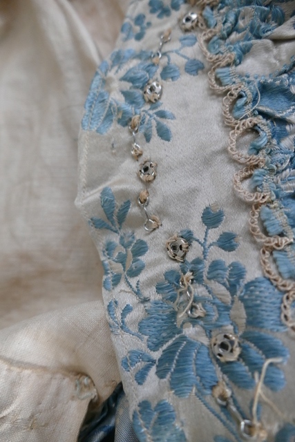 54 antique robe a la francaise 1770