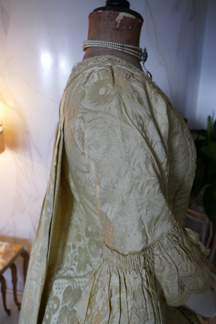 25 antique robe a la francaise 1770