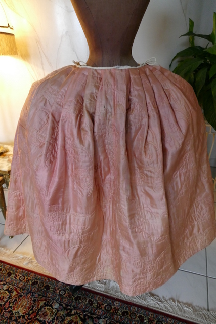 31 antique robe a la francaise 1770
