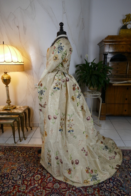 20 antique robe Rococo 1780