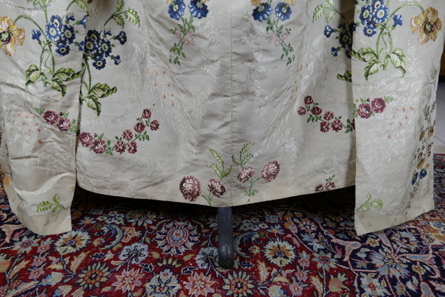 7 antique robe Rococo 1780
