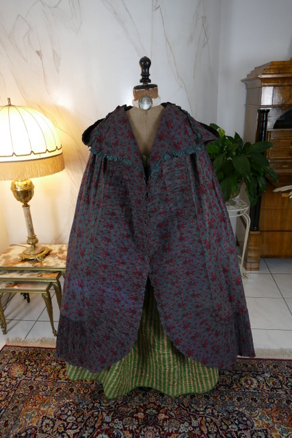 28 antique hooded cape 1790