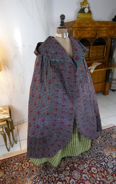 29 antique hooded cape 1790
