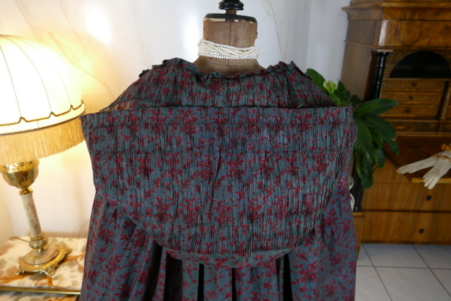 34 antique hooded cape 1790