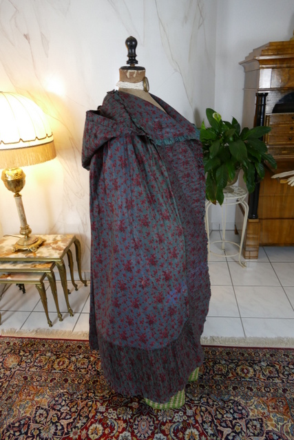 36 antique hooded cape 1790