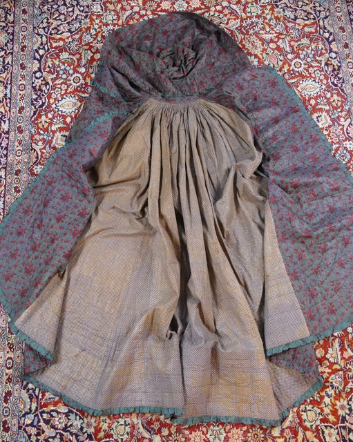 38antique hooded cape 1790