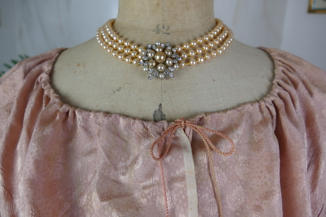 1 antique round gown bodice 1795