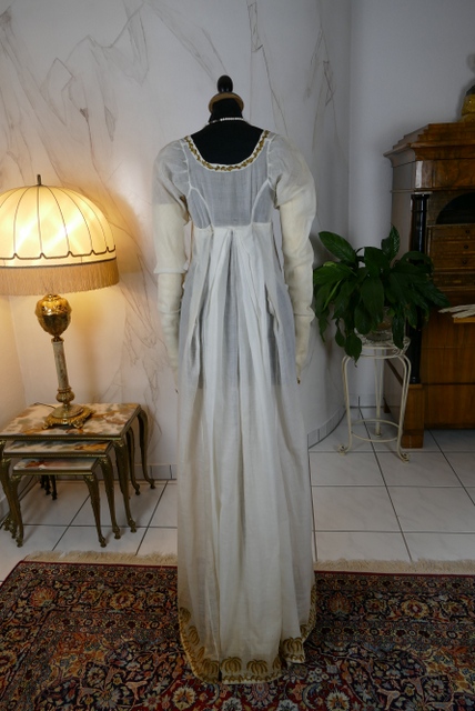 25 antique empire dress 1802
