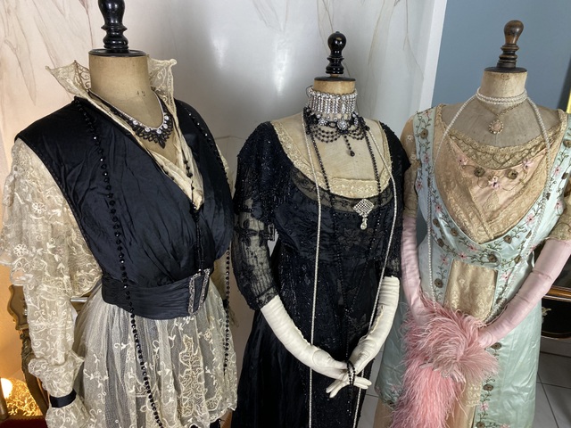 5 antique dresses 1912