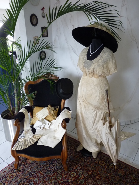 antikes Kleid, antiker Hut, Kleid 1910, edwardianisches Kleid, 1900, Kostüm 1910, Mode um 1910, antike Kleidung, Jugendstil Kleid, Art Deco Kleid