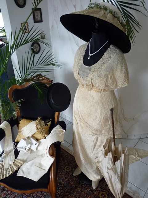 antique dress, antique gown, antique wedding dress, wedding dress 1910, antieke jurk, robe ancien, abito antico, antique dress for sale
