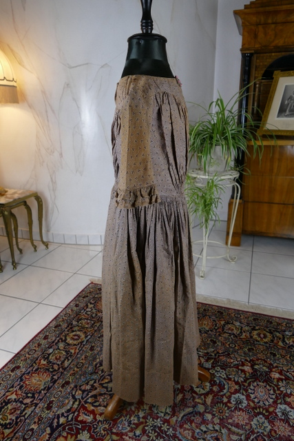 16 antikes Biedermeier Kinderkleid 1840