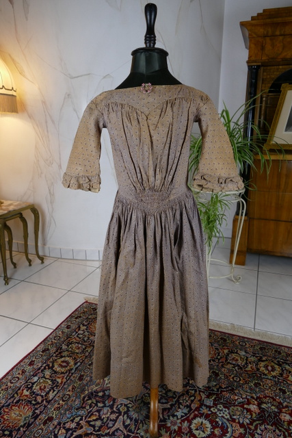 antikes Biedermeier Kinderkleid 1840