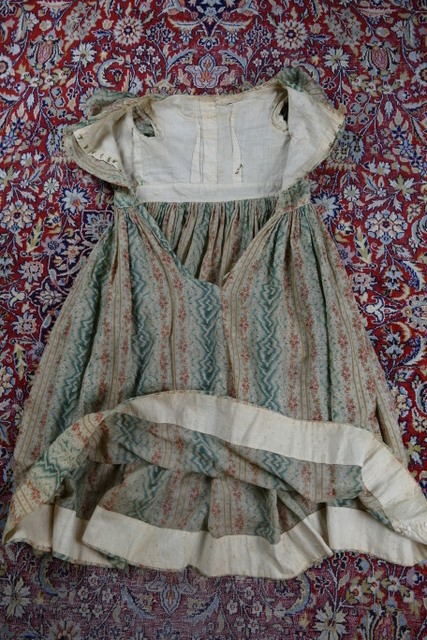 24 antique children dress 1856