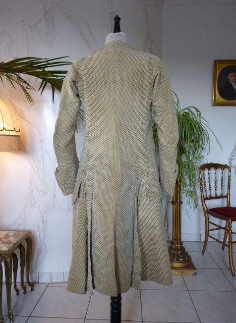 33 antique two piece suit 1790