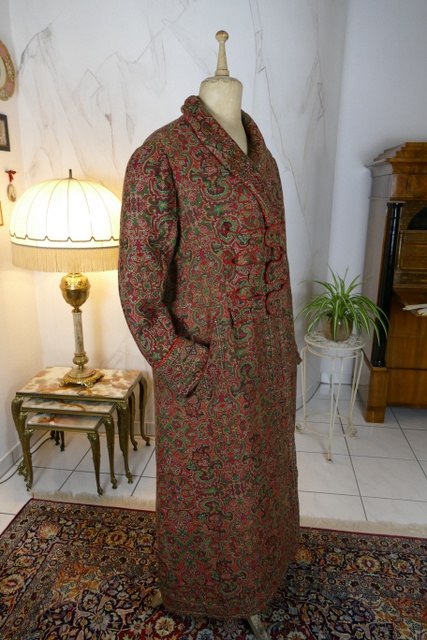 27 antique Mens dressing coat 1865