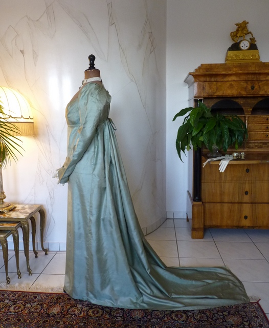 18 antique silk dress 1800