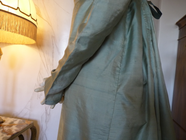 21 antique silk dress 1800