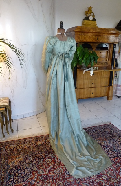 27 antique silk dress 1800
