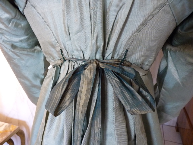 31 antique silk dress 1800