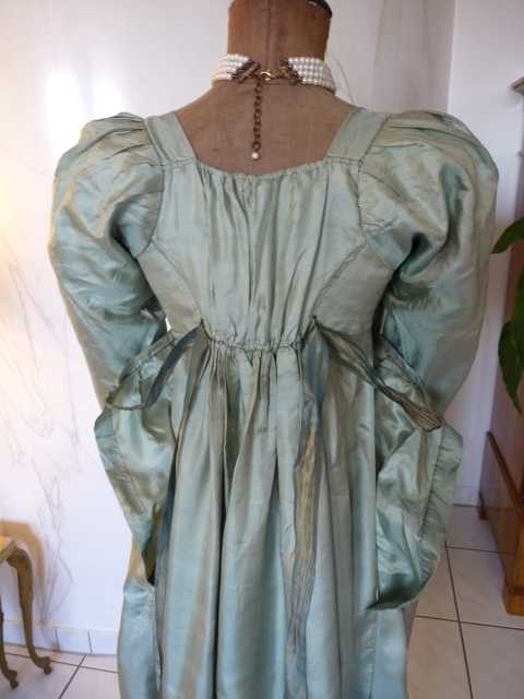 36 antique silk dress 1800