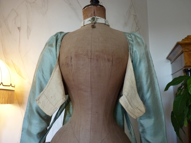 42 antique silk dress 1800