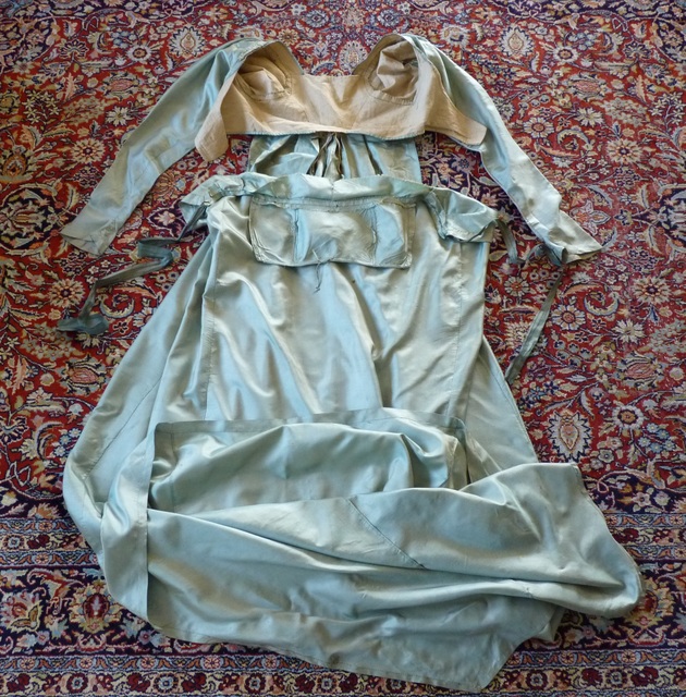 43 antique silk dress 1800